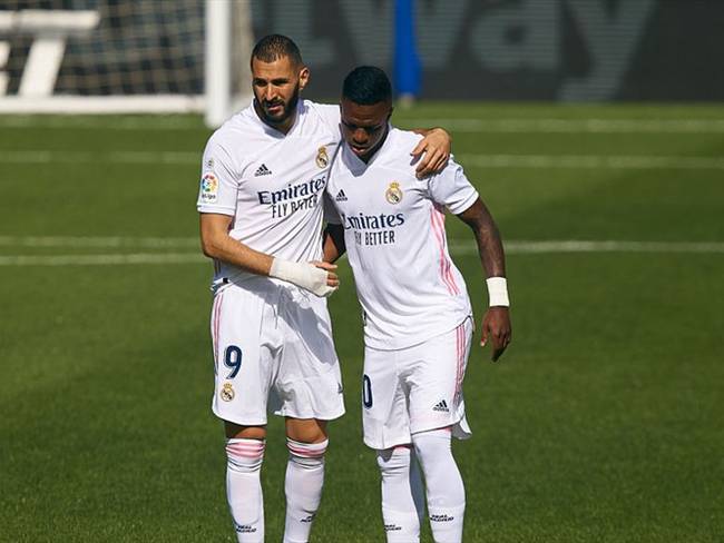 Vinicius y Karim Benzema.. Foto: David Aliaga / MB Media / Getty Images