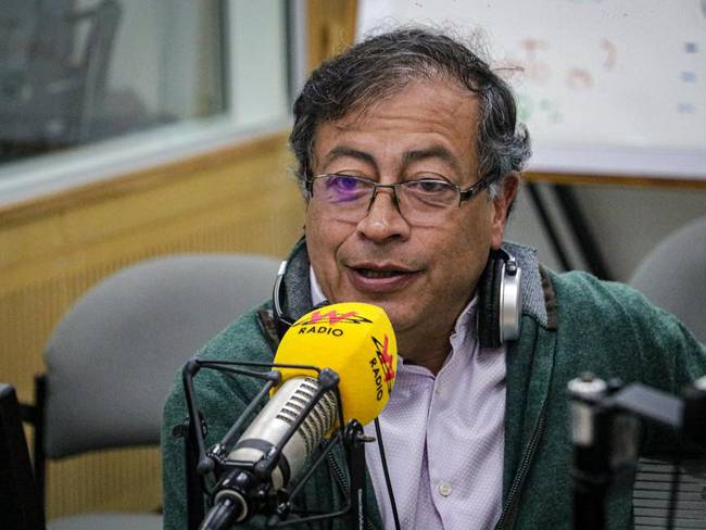 “En las tarimas siempre hay codazos”: Gustavo Petro respalda al candidato al Congreso Álex Flórez