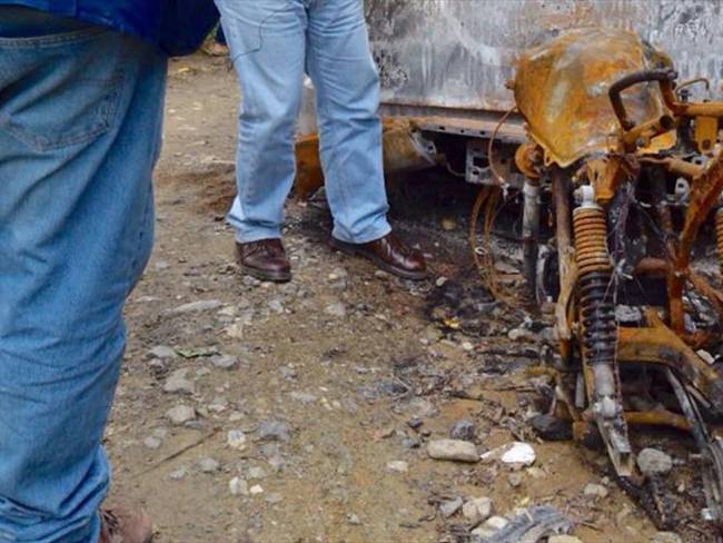 El Defensor evidenció la incineración de una camioneta y una motocicleta. Foto: Defensoría