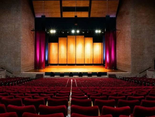 El teatro se inauguró en 1987 como resultado de una iniciativa privada. Foto: Teatro Metropolitano de Medellín 