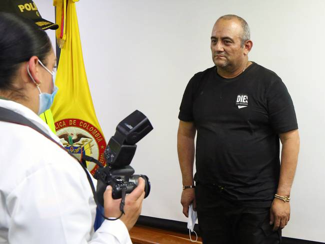 Dairo Antonio Úsuga, alias &#039;Otoniel&#039;, es visto en las instalaciones de Antinarcóticos y DIJIN (Dirección de Investigación Criminal e INTERPOL) en Bogotá, Colombia, el 23 de octubre de 2021.