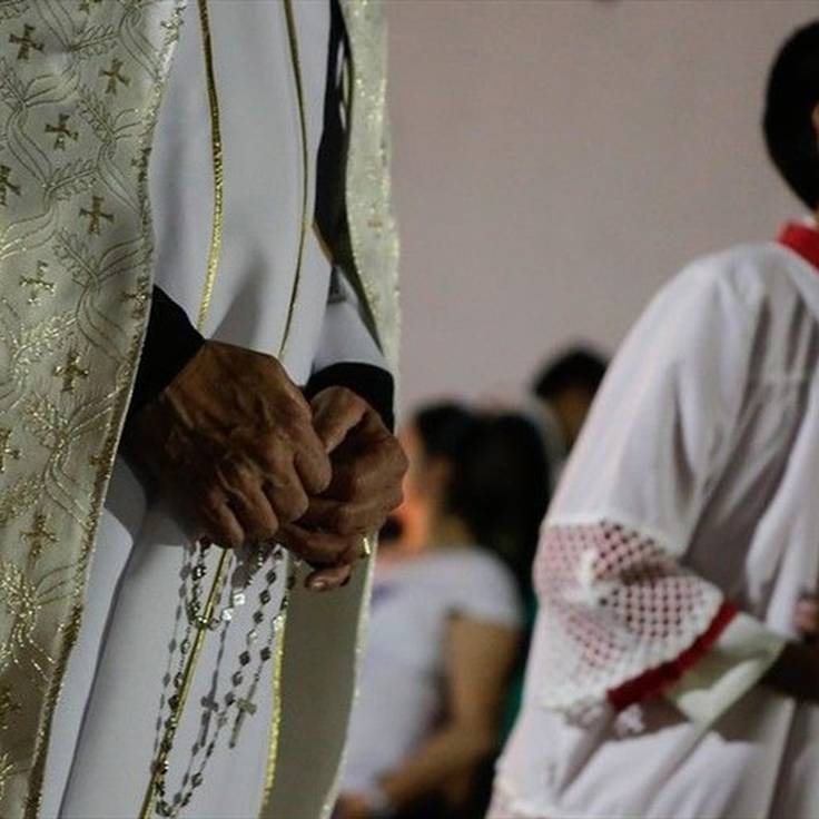 Presunta víctima de abuso sexual denuncia al reconocido sacerdote Eliécer Salesman. Foto: Colprensa