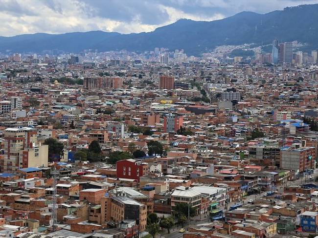 En Soacha se adelantan en este momento seis licitaciones por más de $100.000 millones para la recuperación de la malla vial del municipio aledaño a Bogotá. . Foto: Colprensa