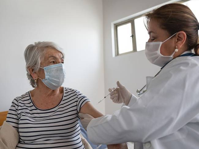 El pasado 17 de febrero inició la vacunación en Colombia. Foto: Getty Images