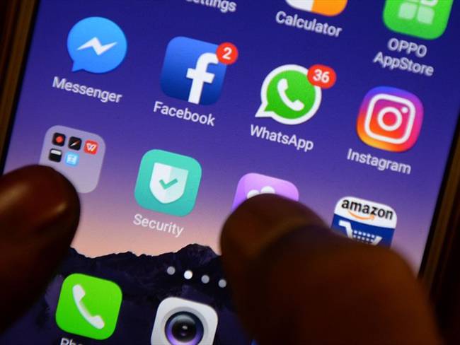 WhatsApp también permitirá asociar cuentas de Facebook, Instagram y Messenger.. Foto: Getty Images