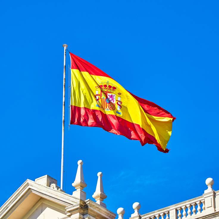 Bandera de España en la Plaza de la Cibeles / Foto: GettyImages
