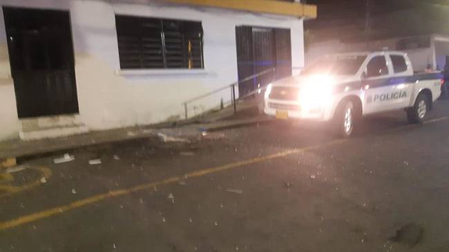 La explosión también causó daños materiales a las instalaciones de la Alcaldía. Foto: Policía Valle del Cauca.