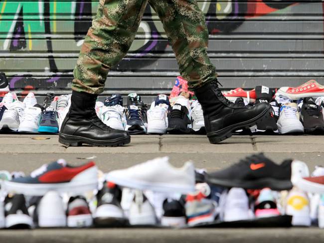 Logramos aprehender más de 1.600 unidades de calzado de contrabando, avaluadas en 294 millones de pesos: general Gustavo Franco. Foto: Getty Images / DANIEL MUÑOZ
