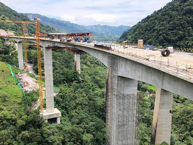 El nuevo puente de 460 metros de longitud, se adaptará a la tipología de voladizos sucesivos. Foto: Colprensa / ANI