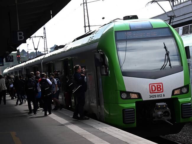 Alemania lanza plan de transporte de 9 euros, una medida ante el alza de la energía