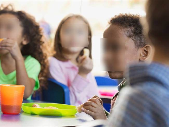 En 2018, de 180 días del calendario escolar, solo durante 58 recibieron alimentación los estudiantes de colegios públicos en Santander. Foto: Getty Images