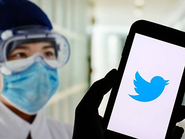Ahora Twitter mostrará cuando un tweet tiene información falsa sobre la COVID-19. Foto: Getty Images