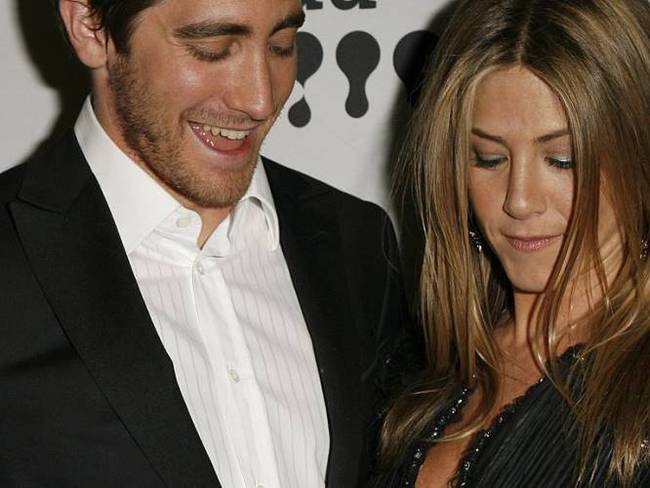 Jake Gyllenhaal con Jenifer Aniston. Créditos: Getty Images