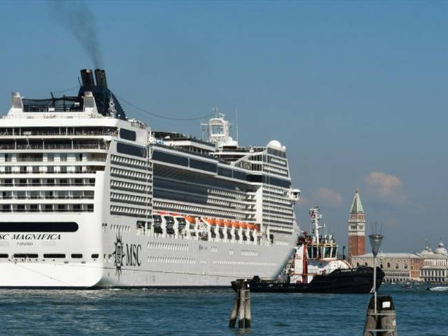 Crucero choca en Venecia, reaviva controversia sobre permisos de navegación. Foto: Agencia AFP