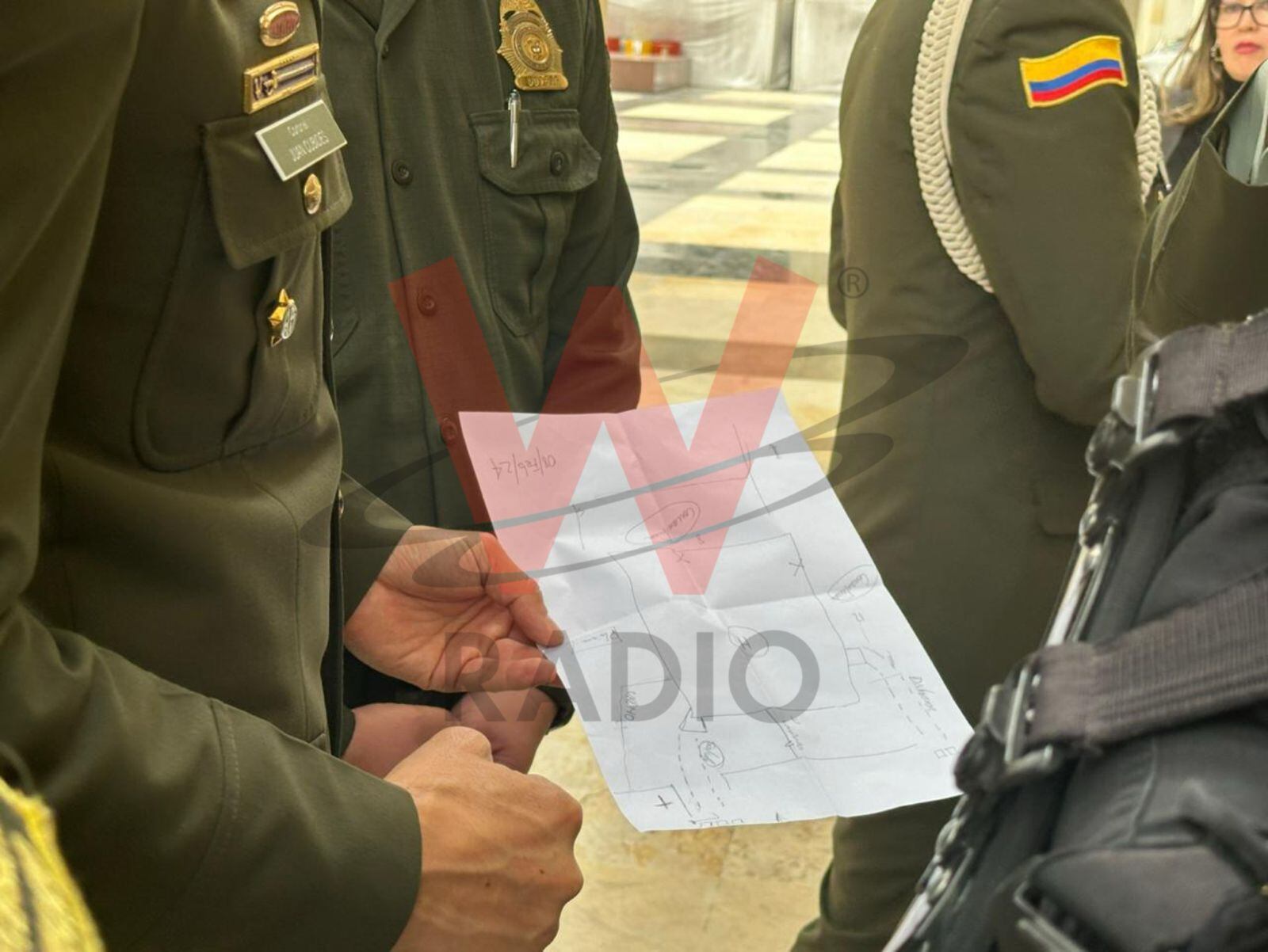En hoja de papel se elaboró plan para que magistrados salieran del Palacio de Justicia