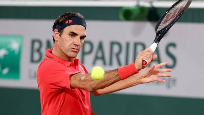 El suizo Roger Federer anunció que no disputará su partido de octavos de final de Roland Garros contra el italiano Matteo Berrettini. Foto: Getty Images / JOHN BERRY