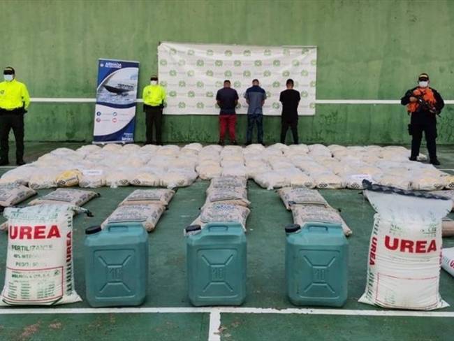 Incautaron 5 toneladas de insumos para procesar cocaína . Foto: Armada Nacional