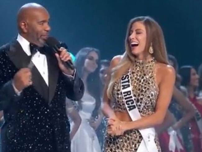 El chiste incómodo que le hizo Miss Costa Rica a Steve Harvey. Foto: Captura de Youtube
