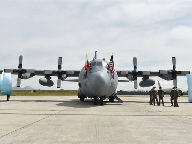 La Fuerza Aérea de los Estados Unidos le entregó oficialmente a la Fuerza Aérea Colombiana un avión C-130 Hércules. Foto: Ministerio de Defensa