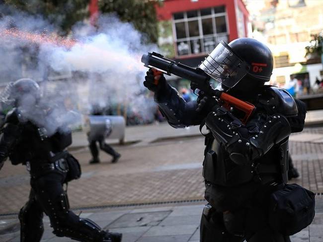 Uso de gases lacrimógenos en manifestaciones. Foto: Colprensa