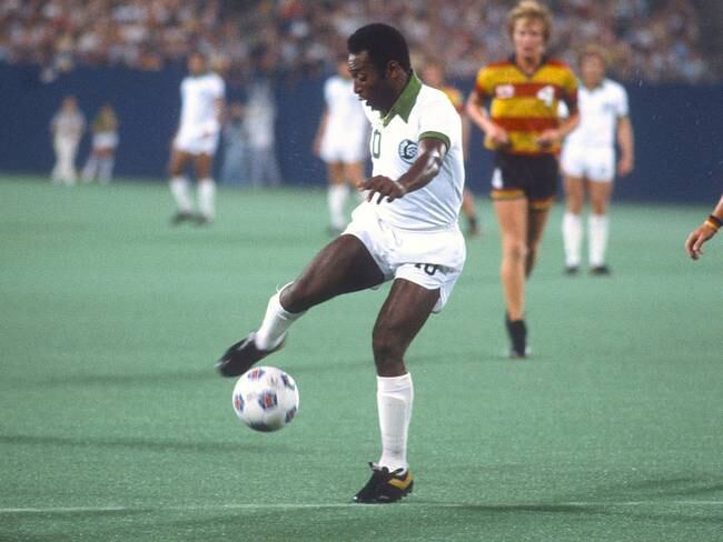 Pele jugando para el New York Cosmos en 19977. Foto: Focus on Sport/Getty Images