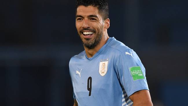 MONTEVIDEO, URUGUAY - OCTOBER 07: Luis Suarez of Uruguay reacts during a match between Uruguay and Colombia as part of South American Qualifiers for Qatar 2022 at Parque Central Stadium on October 07, 2021 in Montevideo, Uruguay. (Photo by Pablo Porciuncula-Pool/Getty Images)