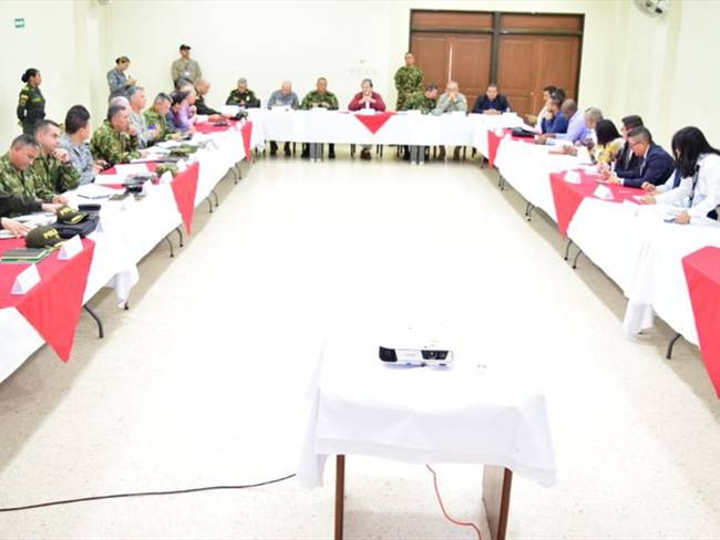 El ministro de Defensa, Carlos Holmes Trujillo, anunció que el Gobierno Nacional implementará nuevas estrategias para combatir la criminalidad en el país. Foto: Gobernación del Cauca