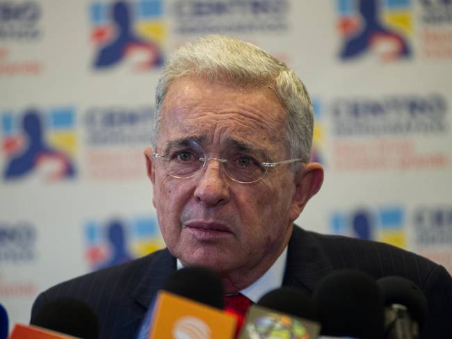 Al Oído: “Yo busco la verdad”, Álvaro Uribe