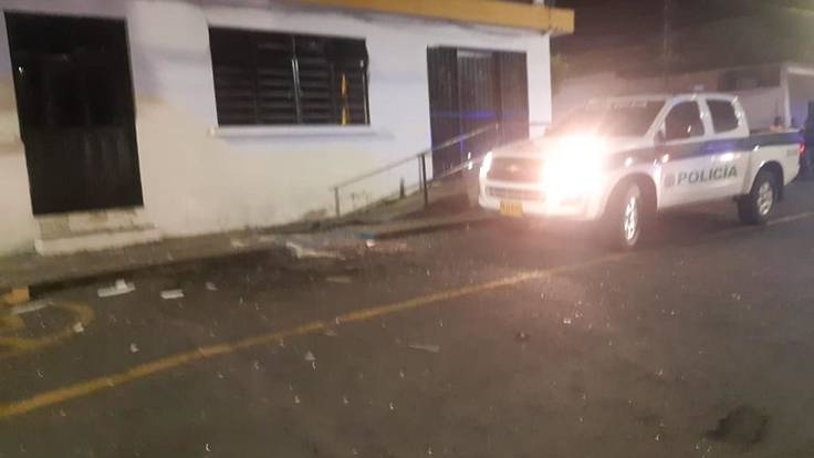 La explosión también causó daños materiales a las instalaciones de la Alcaldía. Foto: Policía Valle del Cauca.