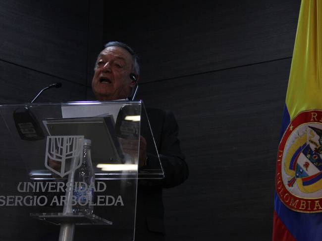 Notables egresados de la Universidad Sergio Arboleda exigen explicación sobre reuniones del rector Rodrigo Noguera