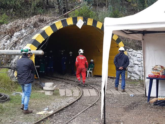 Continúan las labores para hallar a cuatro desaparecidos en la mina La Chapa. Foto: W Radio.