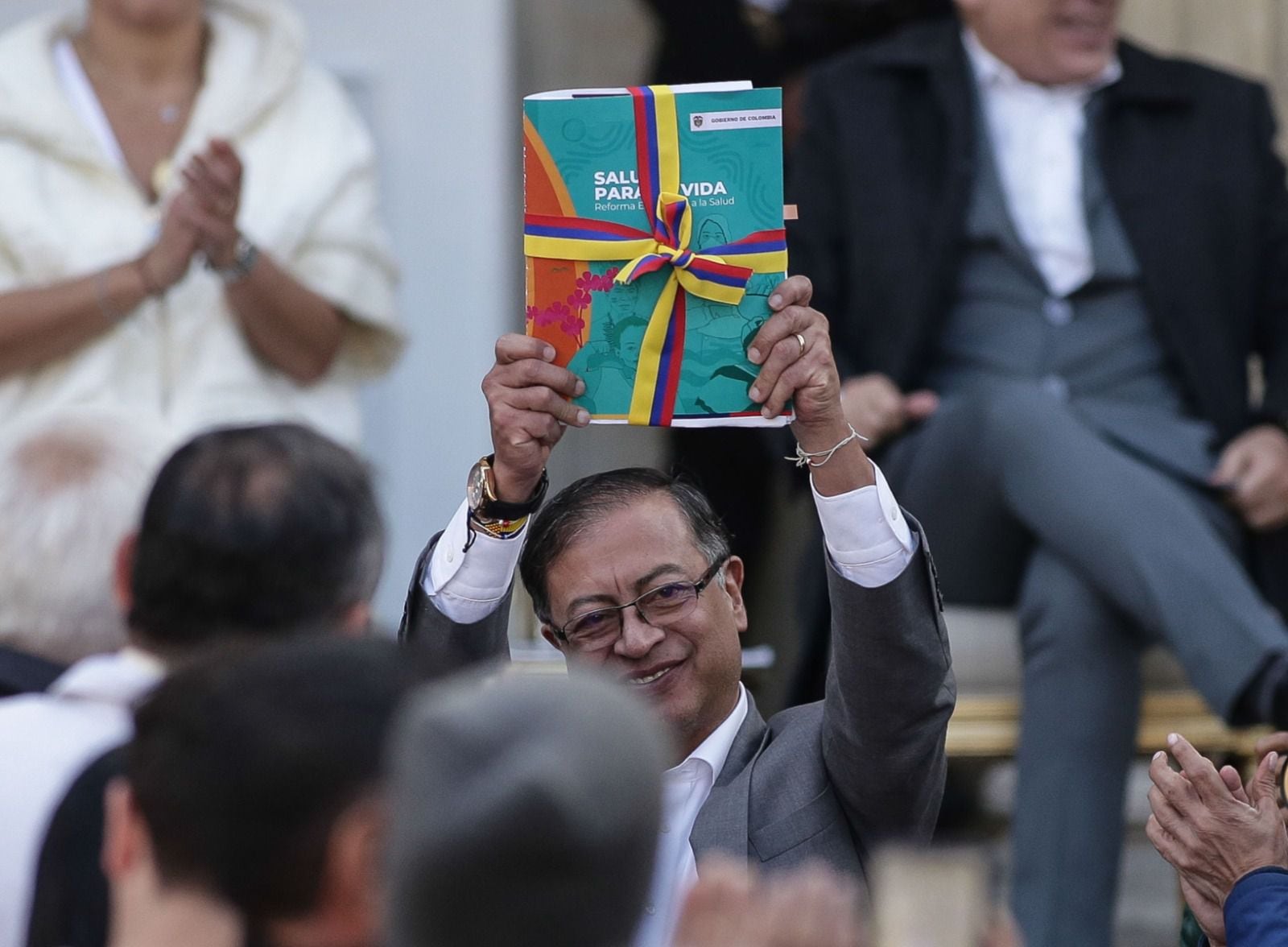 Al Oído | Un cáncer llamado reforma a la salud: ganan gamonales y pierde Colombia