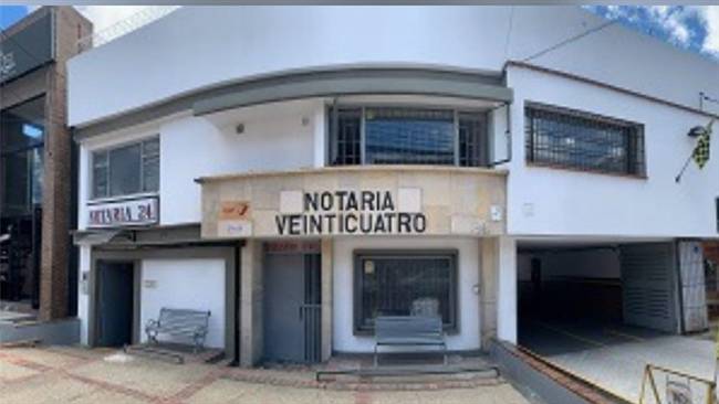 Hoy se cumple un mes sin prestar servicios la Notaría 24 de Bogotá. Foto: Página Notaría 24