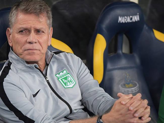 El brasileño Paulo Artuori no seguirá siendo el técnico de Nacional.. Foto: Agencia AFP