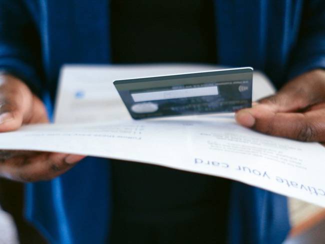 Desde que una persona solicita un crédito o un préstamo, comienza su vida crediticia. Foto: Getty Images