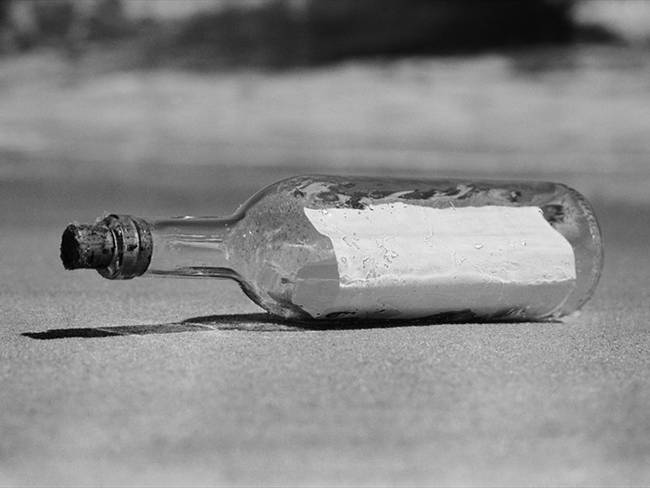 La botella fue descubierta en Alaska mientras un hombre recogía leña.. Foto: Getty Images