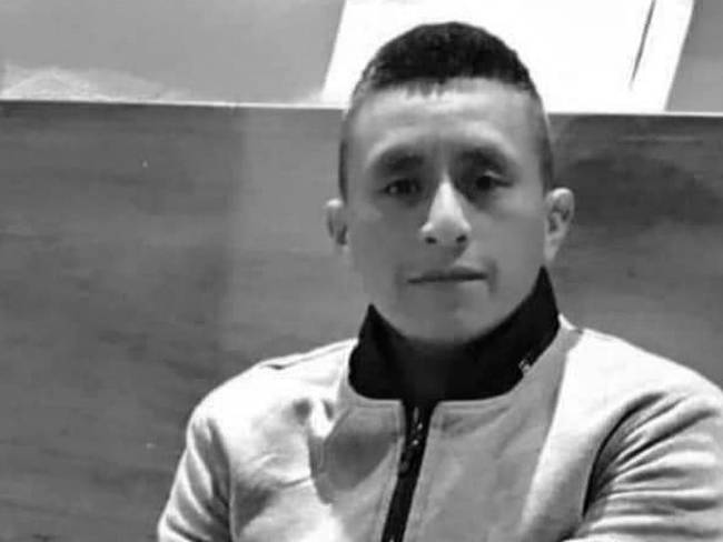 José Alirio Quitumbo asesinado cuando se desplazaba en una camioneta a recoger a su protegido en zona rural de Caloto Cauca. Crédito: Red de Apoyo Cauca. 