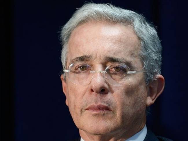 Álvaro Uribe lamentó la renuncia del Alto Comisionado para la Paz. Foto: Colprensa