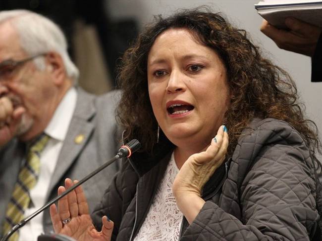 &quot;Proyecto de Edward Rodríguez es una mala copia de consulta anticorrupción&quot;, dice Angélica Lozano. Foto: Colprensa