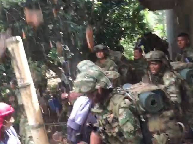 Los enfrentamientos entre civiles y el Ejército han dejado varias personas heridas. Foto: Cortesía