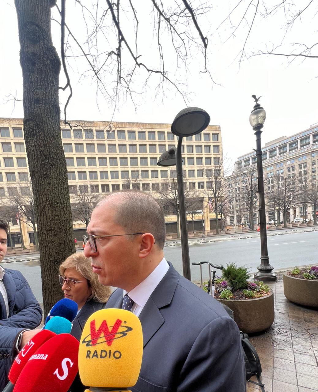 “Fiscalía no se esconde como otras autoridades cuando hay problemas”: Francisco Barbosa