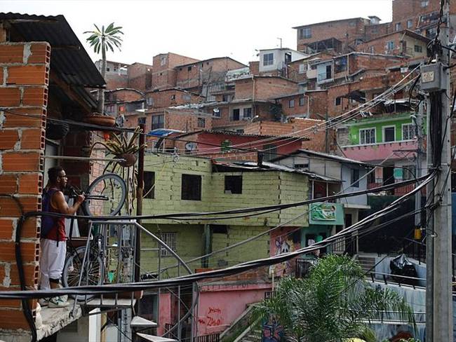 Los habitantes del barrio Campo Alegre en La América, comuna 12 de Medellín, están aterrorizados. Foto: Getty Images