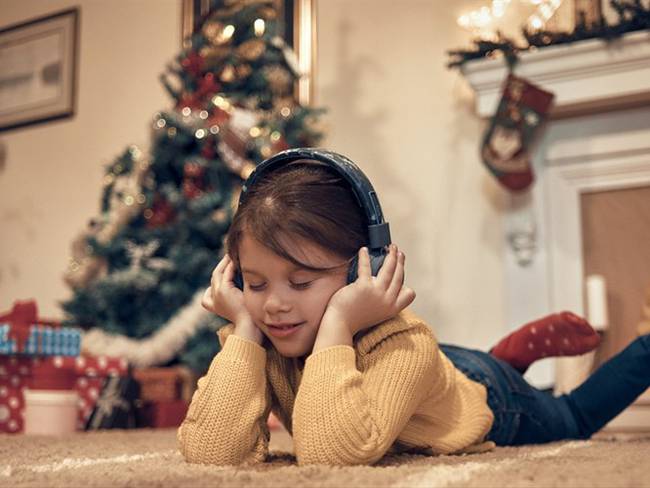 &quot;De Año Nuevo y Navidad, Caracol con sus oyentes, formula votos fervientes de paz y prosperidad&quot; empieza a sonar desde el mes de noviembre en las emisoras que hacen parte de Caracol Radio. Foto: Getty Images / DANILOANDJUS