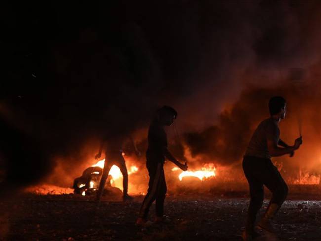 Israel bombardea Gaza tras disturbios en protestas en la valla de separación. Foto: Getty Images /  Anadolu Agency / Colaborador