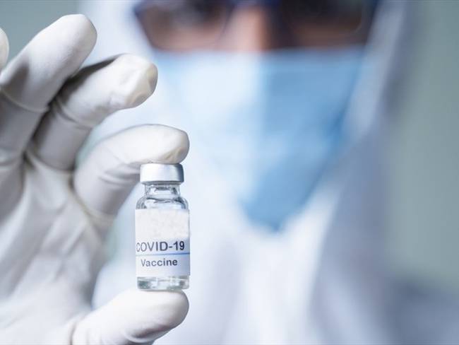Dosis de la vacuna de Pfizer. Foto: Gurol Tuna / Getty Images