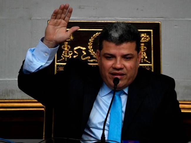 El declarado presidente de la Asamblea Nacional de Venezuela, Luis Parra, manifestó que su elección siguió los lineamientos estipulados por la constitución. Foto: Getty Images