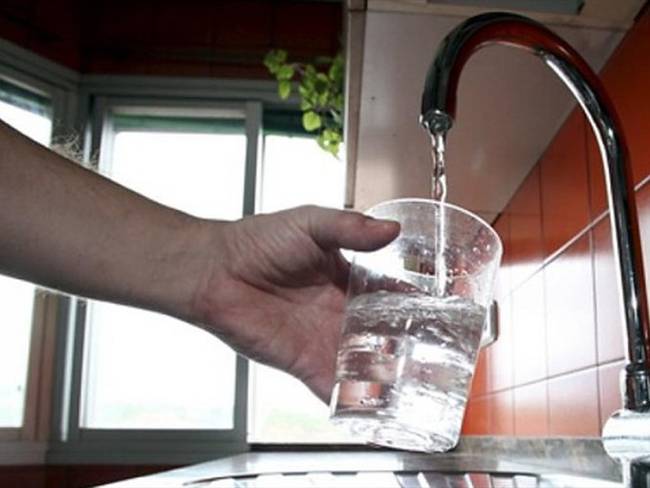 Se suspenderá servicio de agua en más de 40 barrios de Suba. Foto: Colprensa
