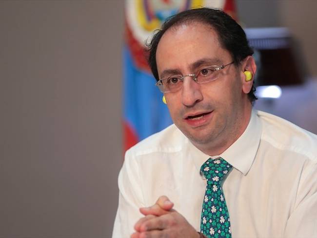 José Manuel Restrepo, ministro de Hacienda, advirtió que faltan por recuperar 1,1 millones de empleos. Foto: Colprensa