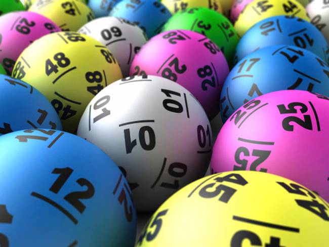 Imagen de referencia de balotas de lotería/Getty