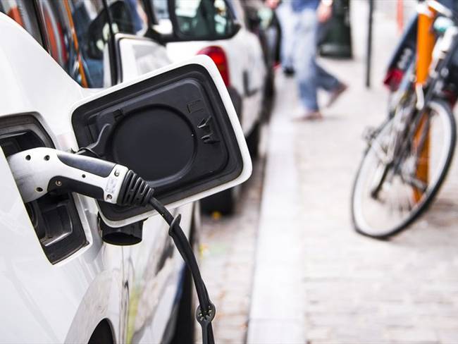 Consejo de Estado ordena reglamentar la revisión técnico mecánica y el descuento de impuestos a vehículos eléctricos. Foto: Getty Images
